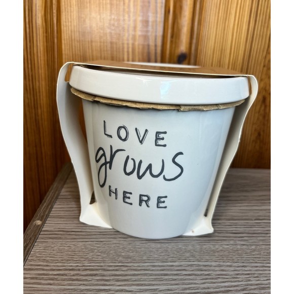 Complete Gardening Bundle White Flower Pot, Green Hose Nozzle & Work Gloves O - Picture 4 of 9